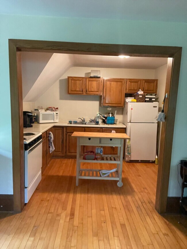 kitchen - 373 Maple St