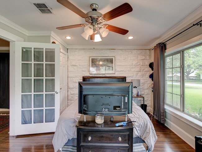 Building Photo - 3705 Brighton Rd