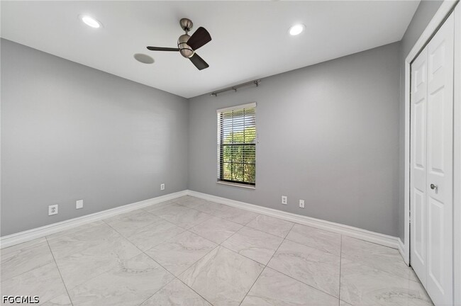 Building Photo - 305 SE 19th Terrace