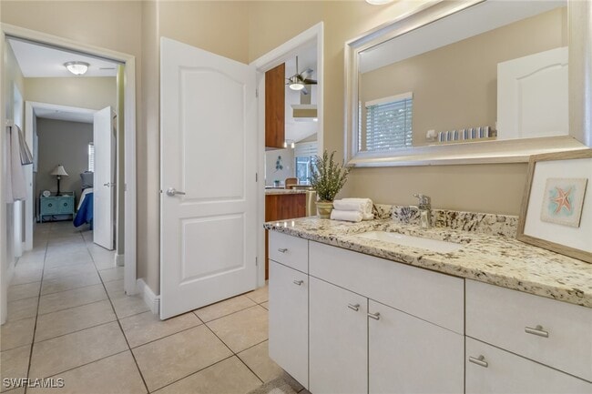 Building Photo - 2236 SW 27th St