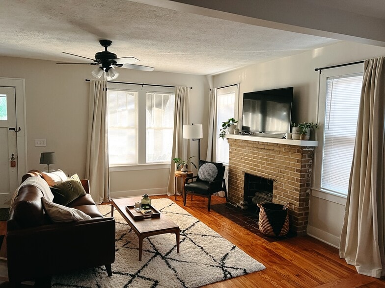 Main Living Area - 4539 Post St