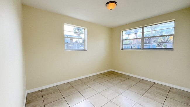 Building Photo - 1037 Berkshire Rd