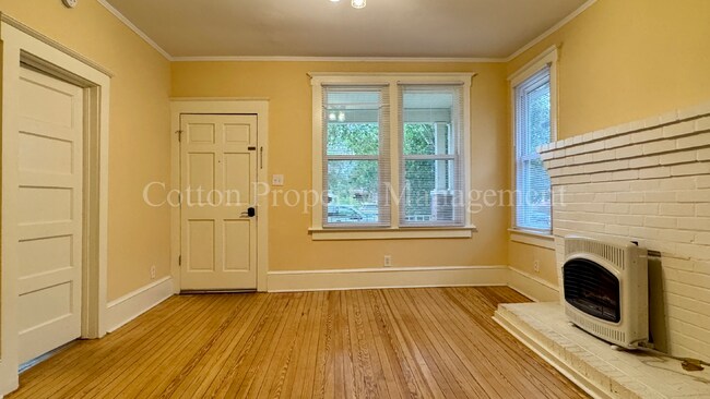 Building Photo - 315 S 15th St