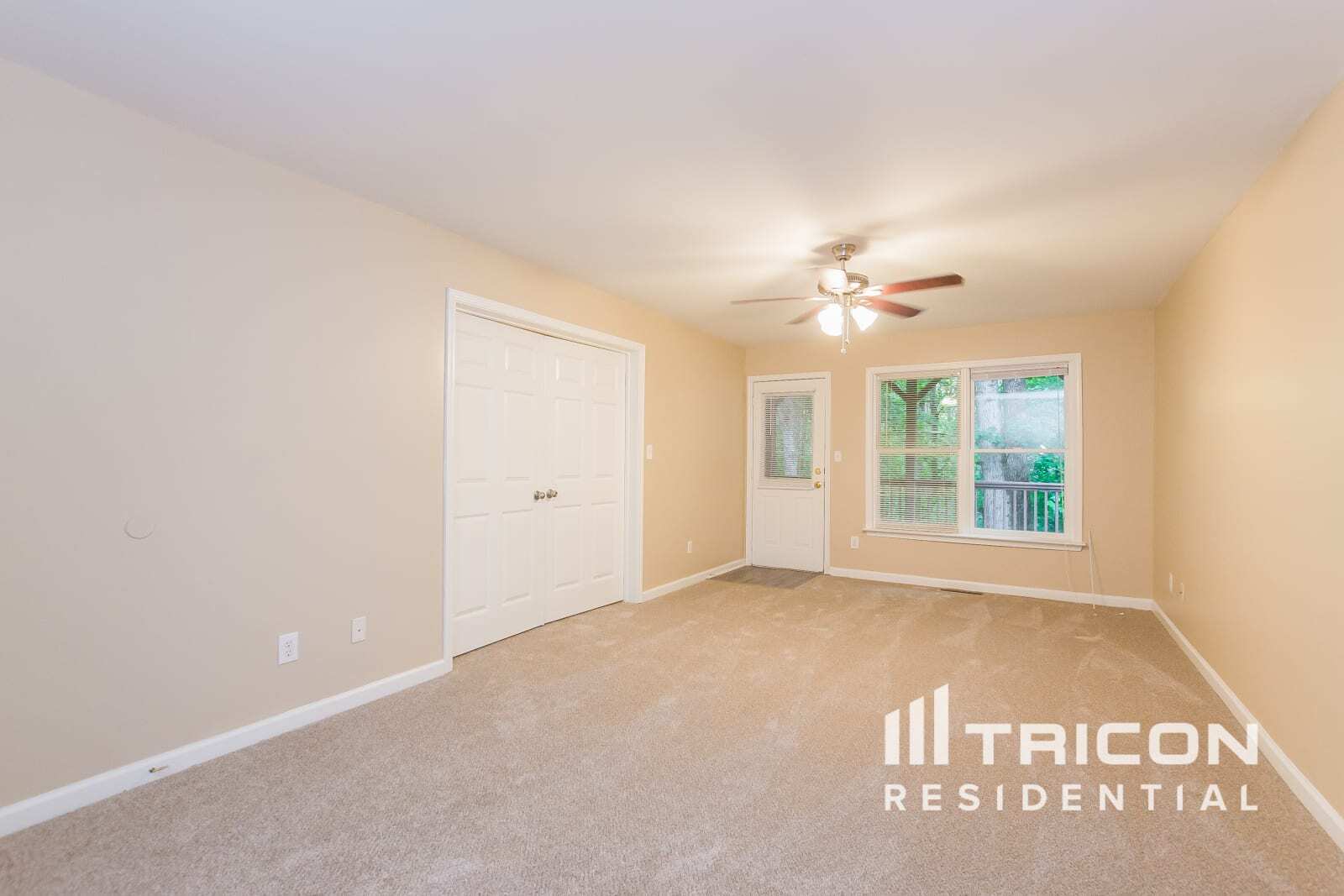 Building Photo - 4311 Hill View Dr