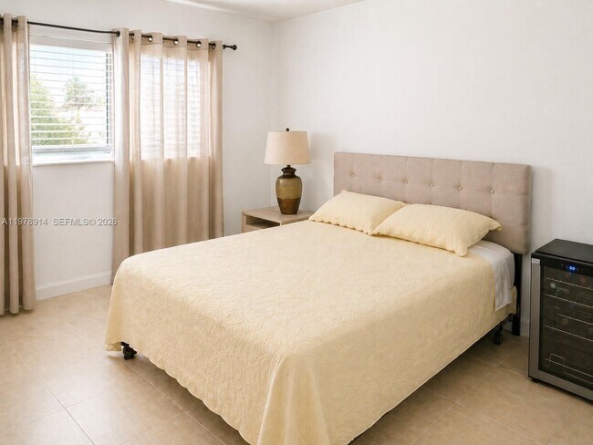 Building Photo - 580 Egret Dr