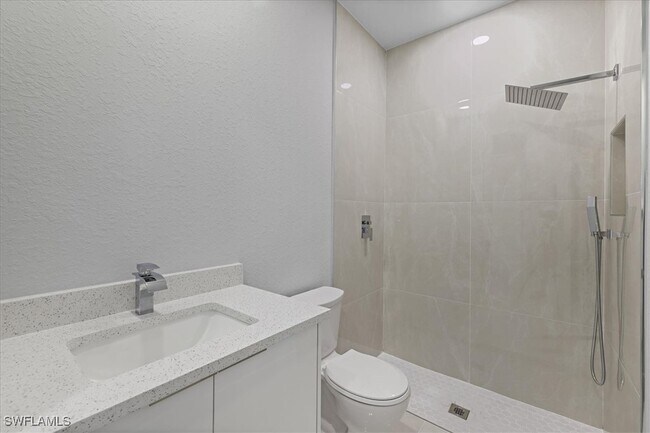 Building Photo - 3209 39th St SW