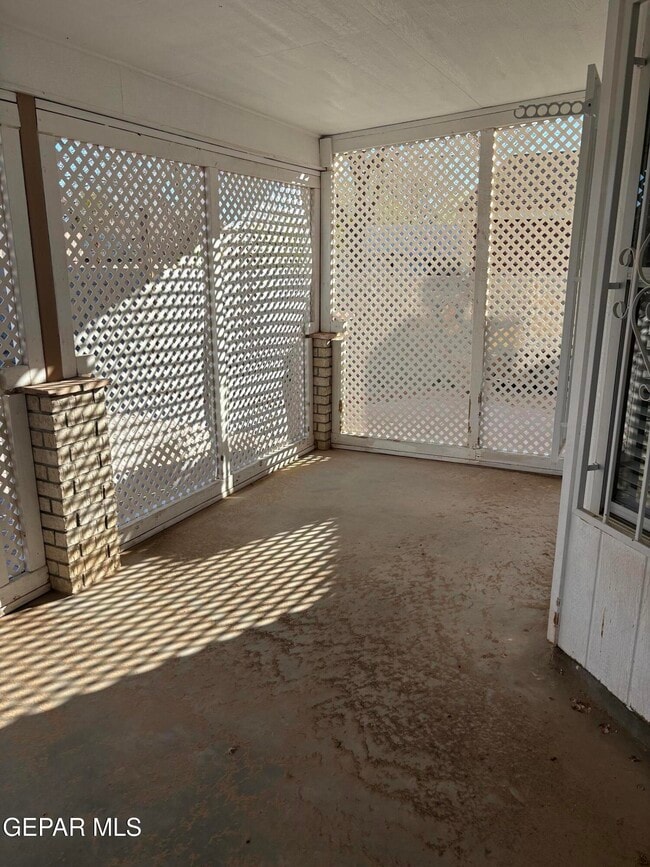 Building Photo - 13981 Veny Webb St