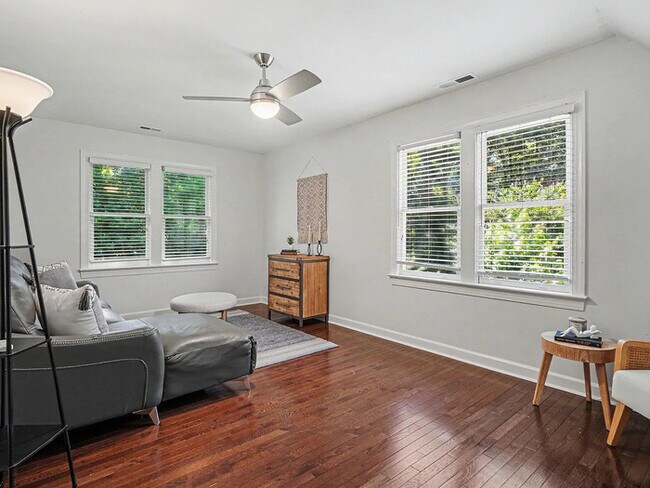 Building Photo - Lease OR Lease to Own