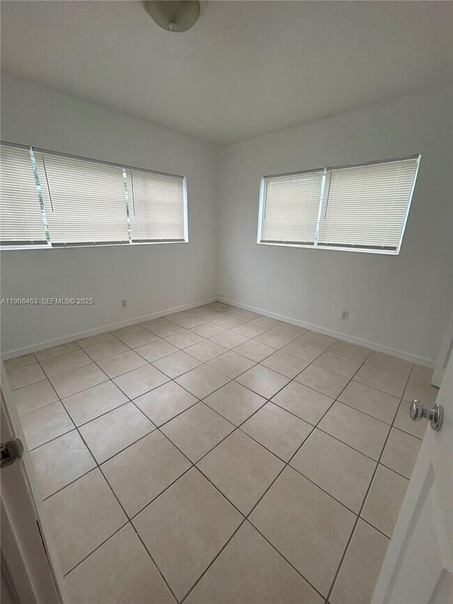 Building Photo - 1945 Calais Dr