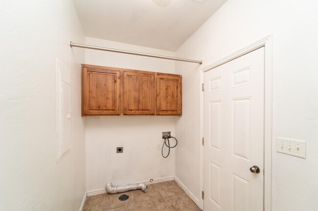 Building Photo - 1210 W Indian Hills Dr