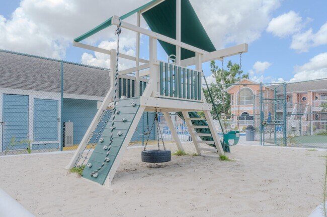 Building Photo - Charming 3BR Fully Furnished Apartment in ...