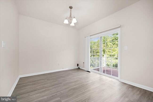 Building Photo - 26 Munro Rd