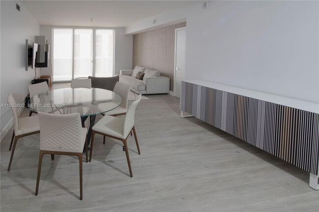 Building Photo - 488 NE 18th St