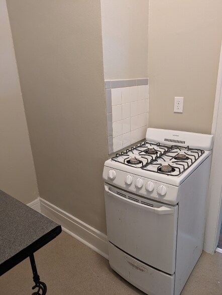 Building Photo - 69 Parkside Ave