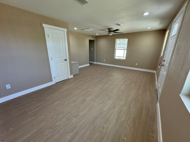 Building Photo - Completely remodeled home!