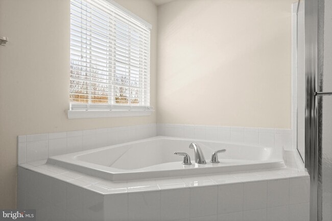 Building Photo - 618 Berwick Ct