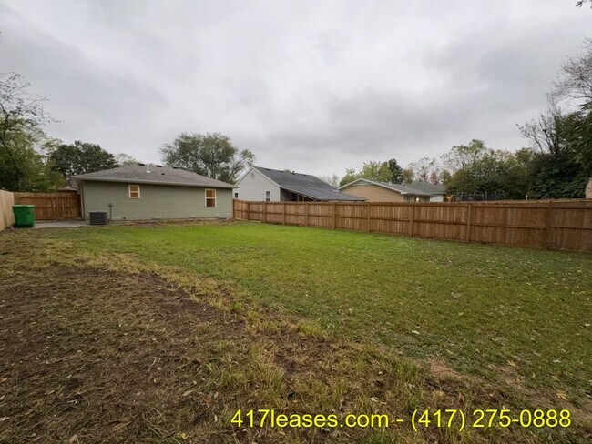 Building Photo - 2618 N Pierce Ave