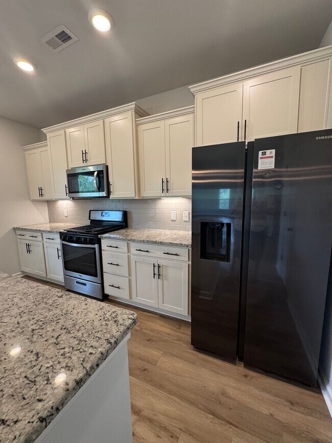 Building Photo - 203 Rye Cir