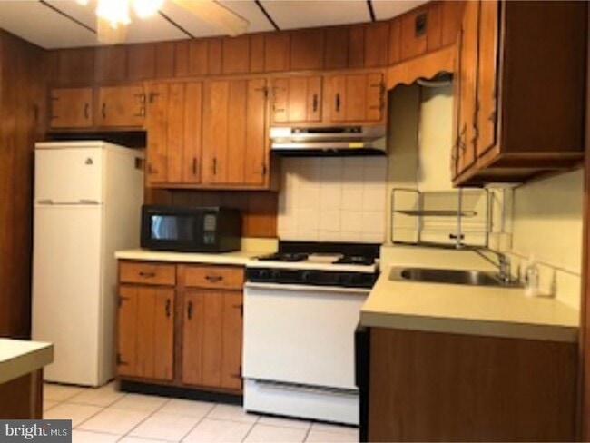 Building Photo - 250 S 22nd St