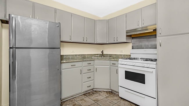 Building Photo - Lakeshore East Convertible