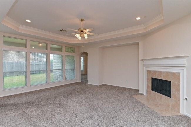 Building Photo - 211 Elana Ln