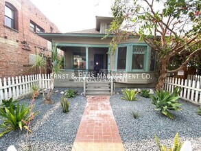 Building Photo - Lovely 2 Bedroom House Just Steps From Fin...