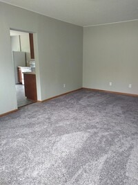 Building Photo - 424 4th St S