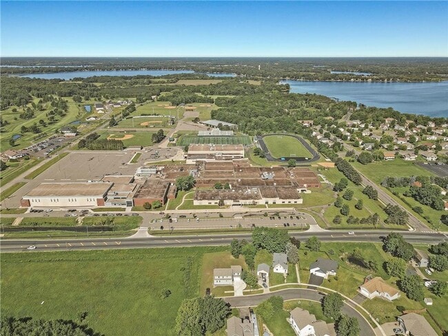 Building Photo - Rare 3 bed 4 bath no upgrade left out! 2 full kitchens, great views, dont miss out!