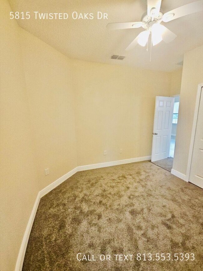 Building Photo - 5815 Twisted Oaks Dr