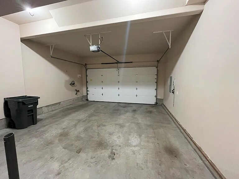Building Photo - 12847 NW Bayonne Ln