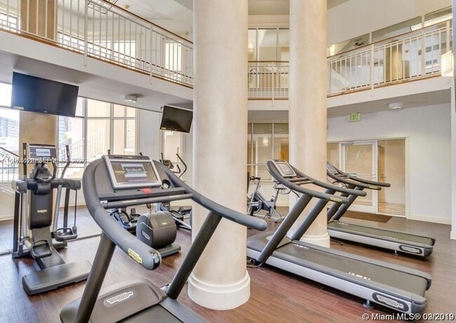 Building Photo - 701 Brickell Key Blvd