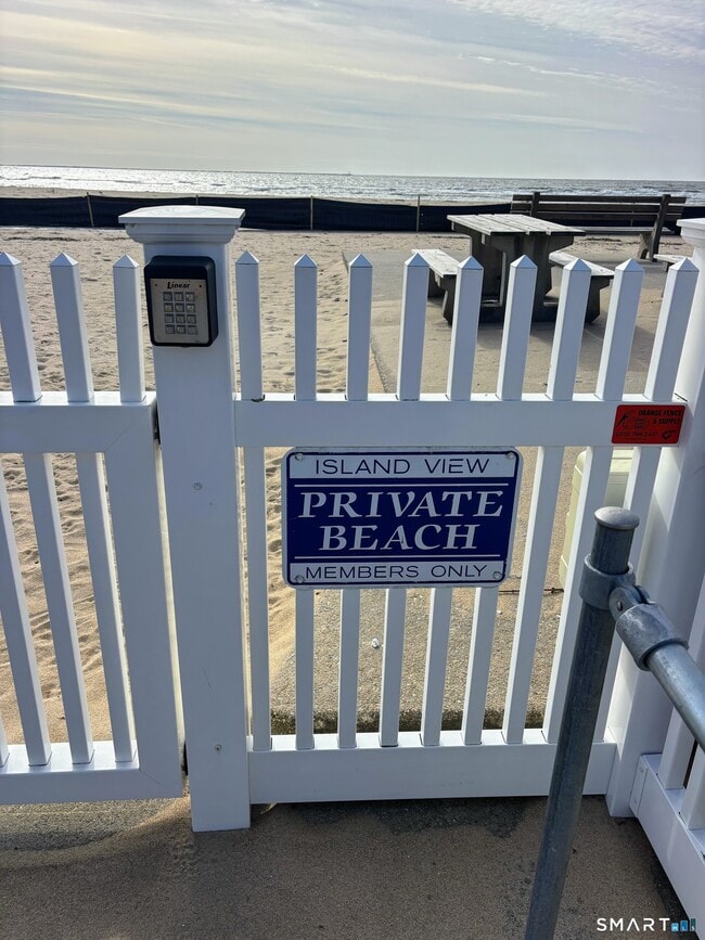 Building Photo - 8 Lewis Ave