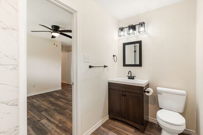 Building Photo - Recently Remodeled 3 bed, 2 bath, with 2-car Garage!