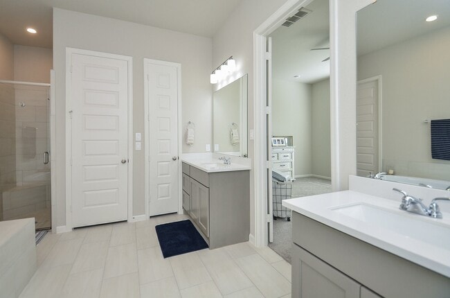 Building Photo - 30247 Gold Finch Pl