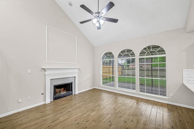 Building Photo - 8827 Lawncliff Ln