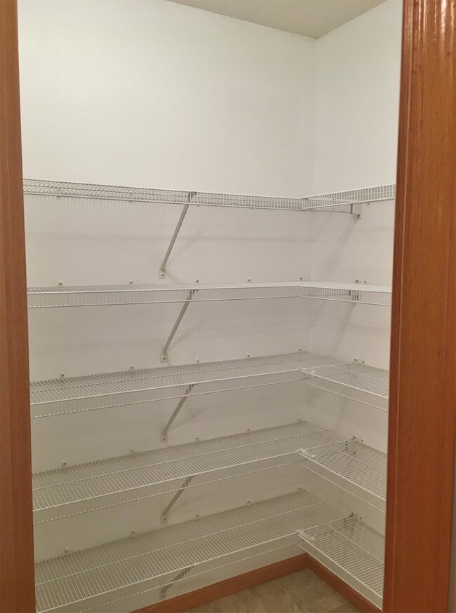 Building Photo - 9136 Goodrich Dr