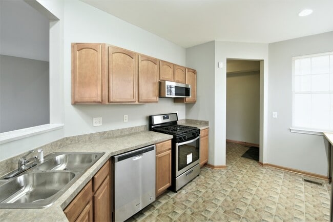 Building Photo - 1807 S Wentworth Cir