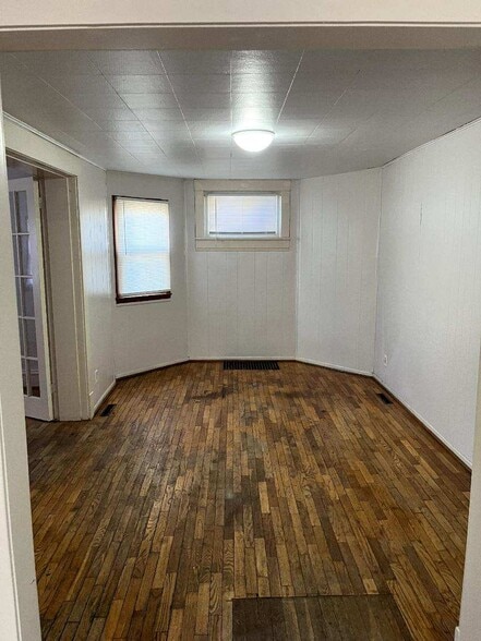 Building Photo - 708 S Santa Fe Ave