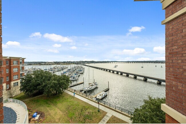 Building Photo - 419 Sky Sail Blvd