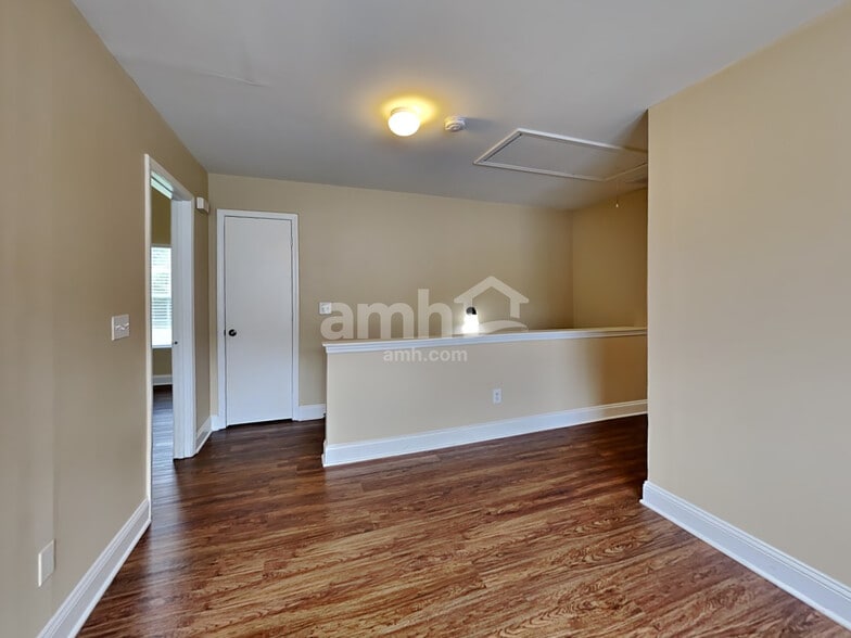 Building Photo - 3770 Marshlane Way