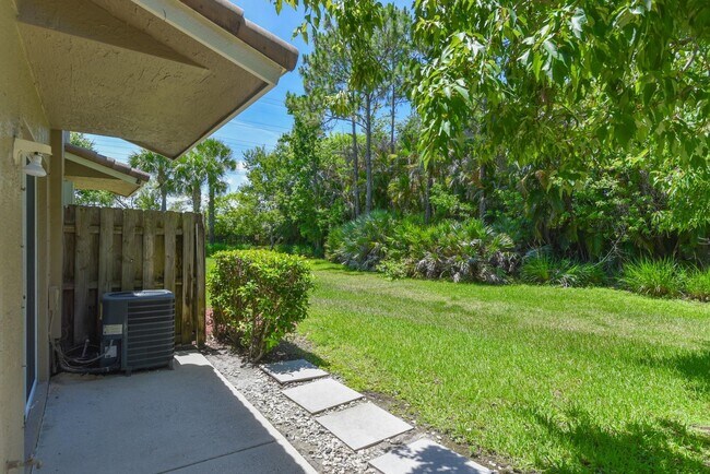 Building Photo - 2257 Marshfield Ct