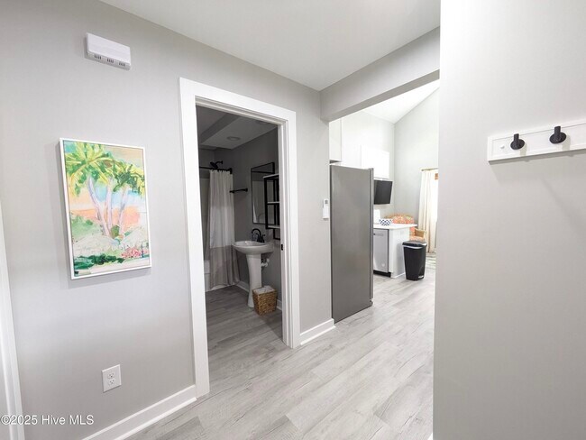Building Photo - 124 Long Pond Loop