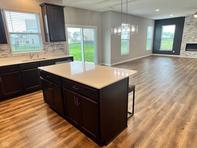 Building Photo - 5656 Grosbeak Dr