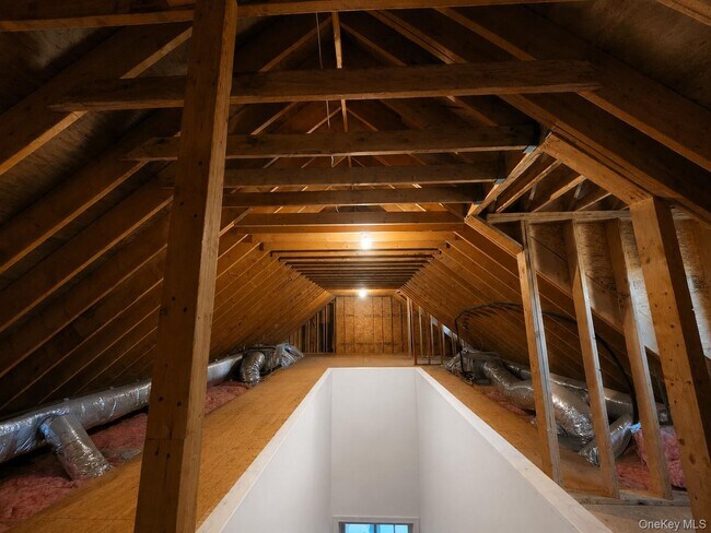 Building Photo - 8 Brian Ct