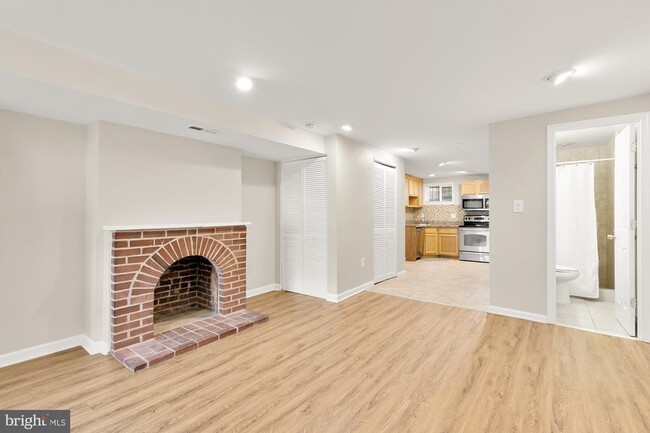 Building Photo - 1632 New Jersey Ave NW