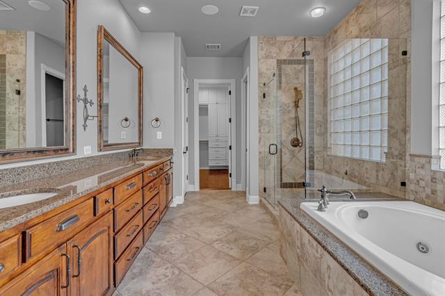 Building Photo - 3705 Falcon Dr
