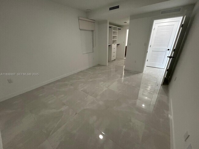 Building Photo - 14560 SW 261 St Ter