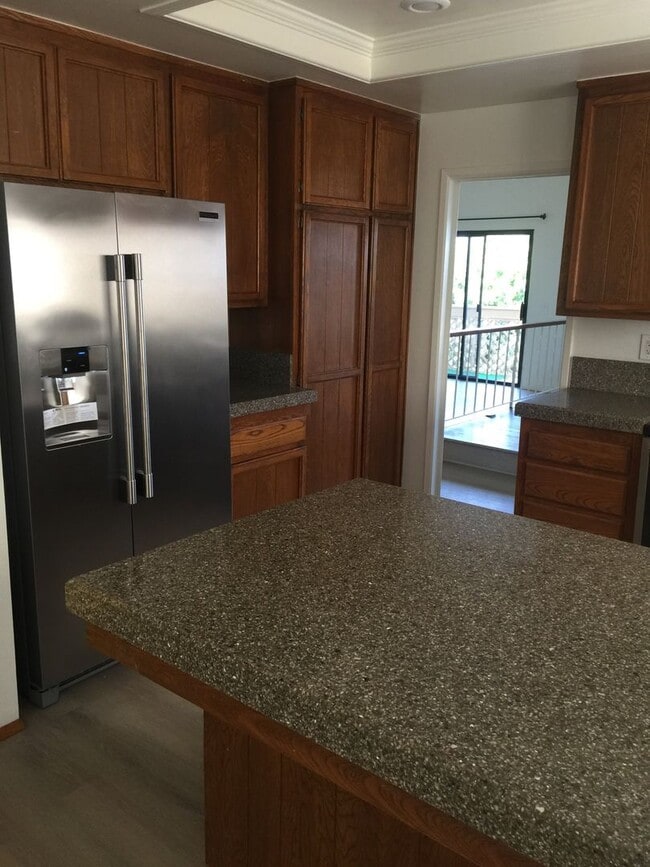 Building Photo - La Mesa 3 BR / 2.5 BA 2,152 SQFT "Stunning...