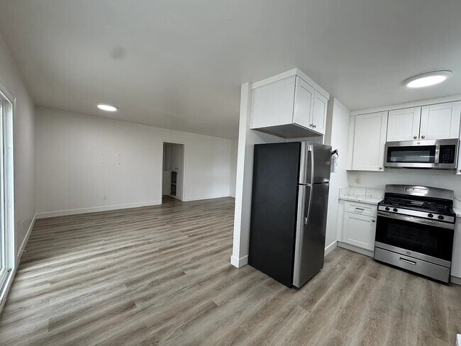 Building Photo - Hurlbut