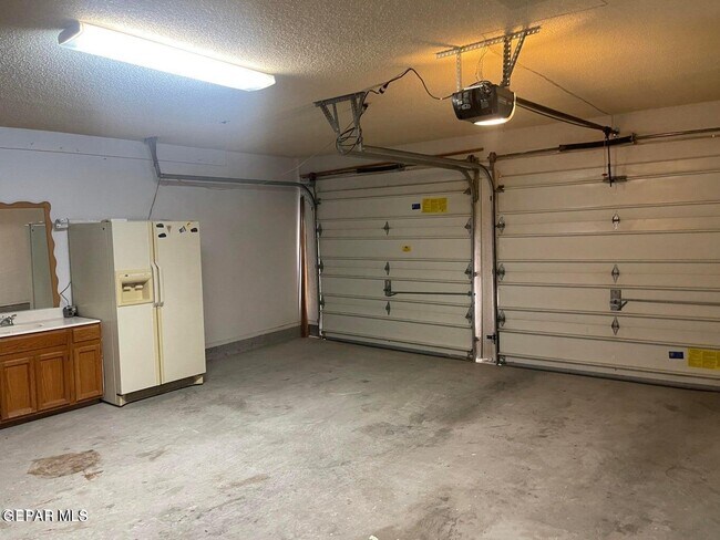 Building Photo - 808 Merriman Dr